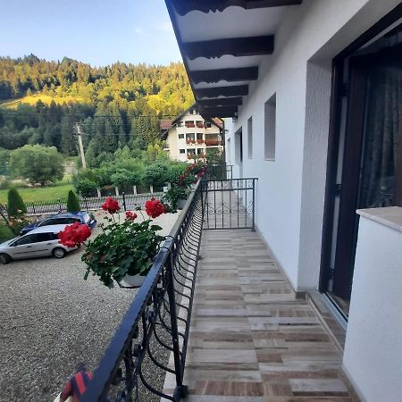 Casa Dana Olteanu Hotel Moeciu De Sus Bagian luar foto